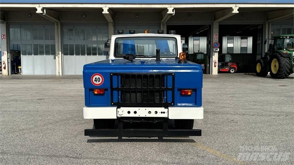  Fresia F60 4X4 Снежные отвалы и плуги