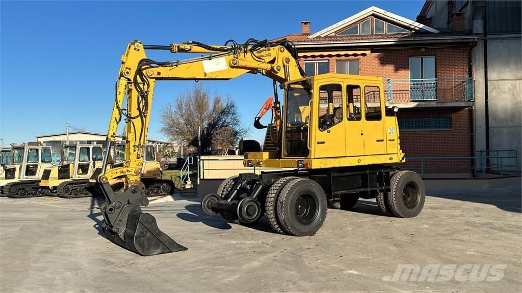 Fuchs MHB 230 ZW 4x4 Колёсные экскаваторы