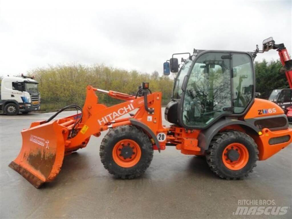 Hitachi ZW 65 Снежные отвалы и плуги