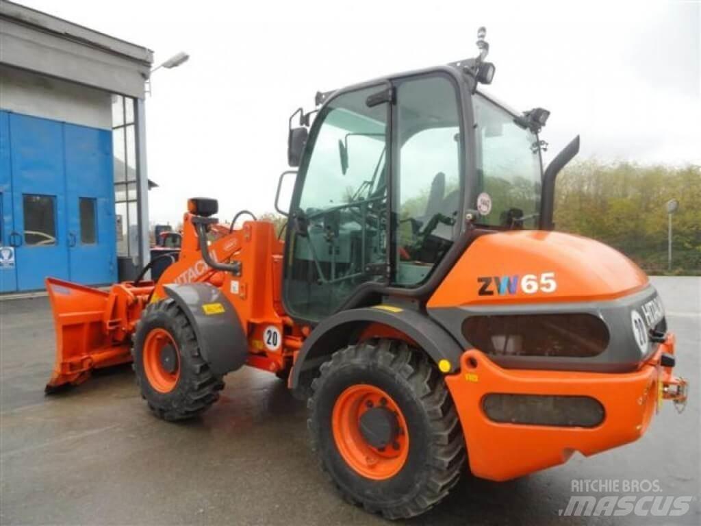 Hitachi ZW 65 Снежные отвалы и плуги