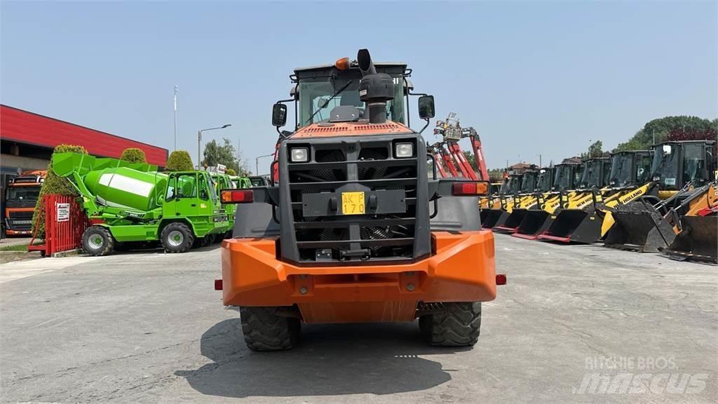 Hitachi ZW180-6 Фронтальные погрузчики
