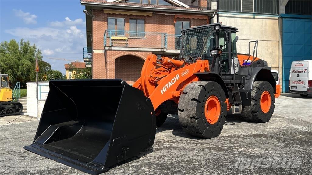 Hitachi ZW220-5B Фронтальные погрузчики