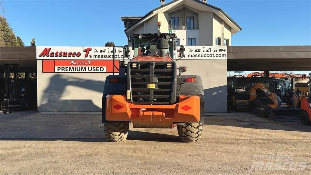 Hitachi ZW220-6 Фронтальные погрузчики