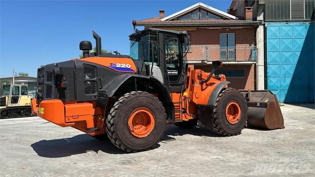 Hitachi ZW220-6 Фронтальные погрузчики