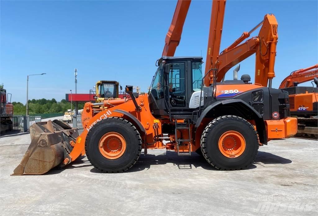 Hitachi ZW250-6 Фронтальные погрузчики
