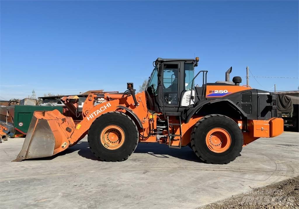 Hitachi ZW250-6 Фронтальные погрузчики