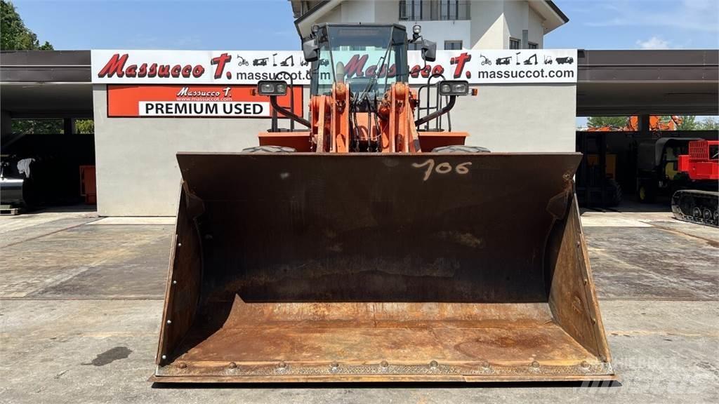 Hitachi ZW330 Фронтальные погрузчики