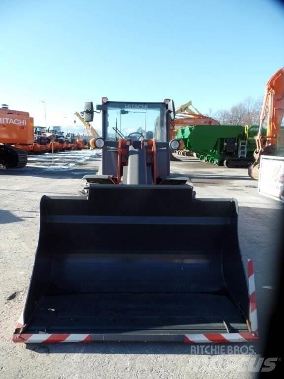 Hitachi ZW75-6 Фронтальные погрузчики