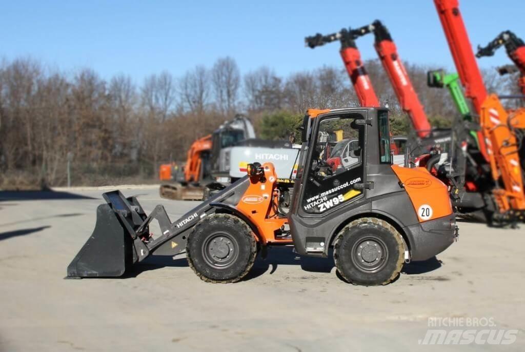 Hitachi ZW95 Фронтальные погрузчики