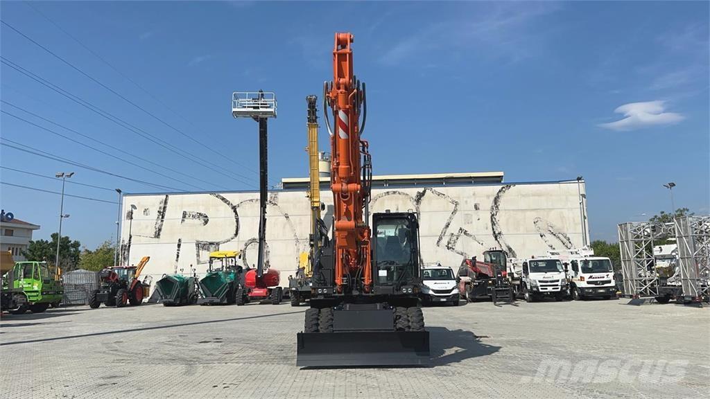 Hitachi ZX220W-7 Колёсные экскаваторы