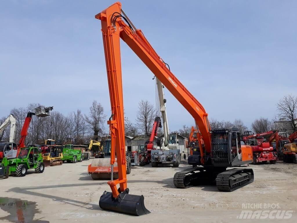Hitachi ZX250LCN -3 SLF Гусеничные экскаваторы
