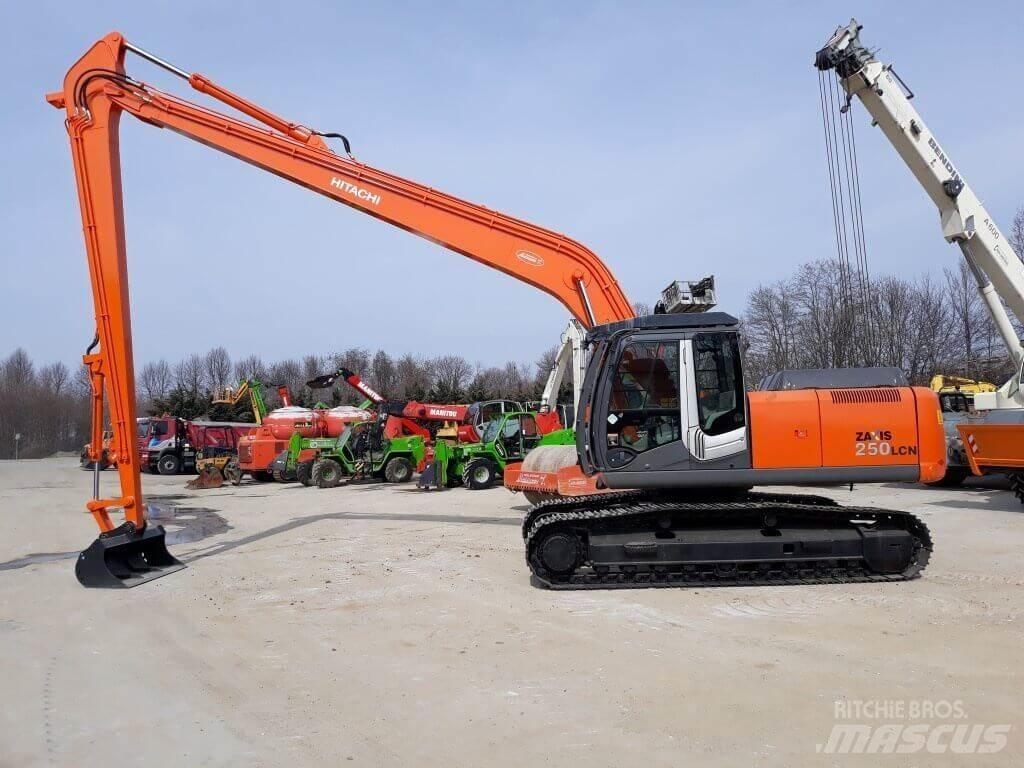 Hitachi ZX250LCN -3 SLF Гусеничные экскаваторы