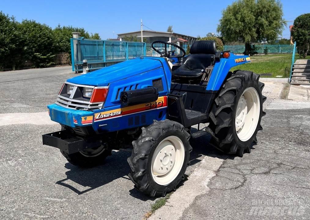 Iseki 240 4x4 Снежные отвалы и плуги