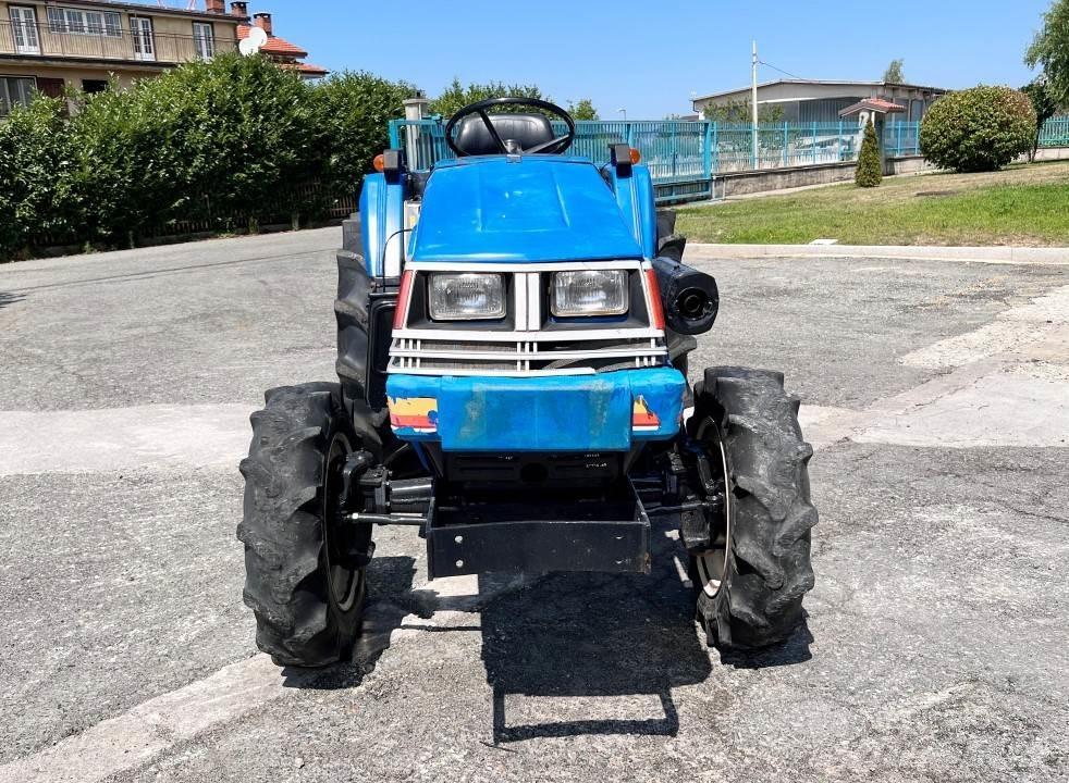 Iseki 240 4x4 Снежные отвалы и плуги