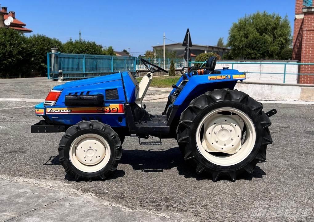 Iseki 240 4x4 Снежные отвалы и плуги