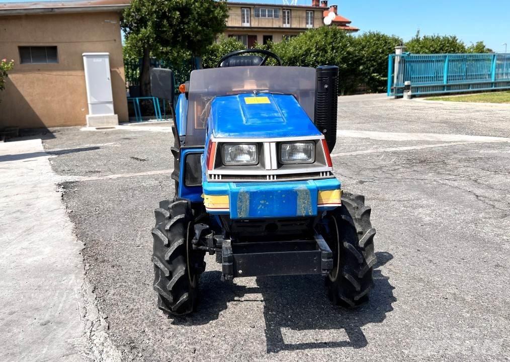 Iseki TU170F 4x4 Снежные отвалы и плуги