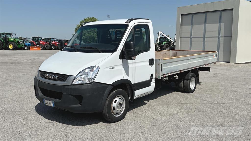 Iveco DAILY 35C13 4x2 Специальные грузовики
