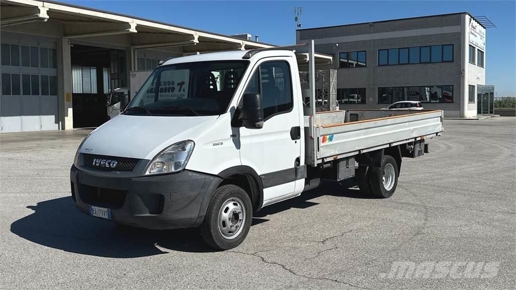 Iveco DAILY 35C13 4X2 Специальные грузовики