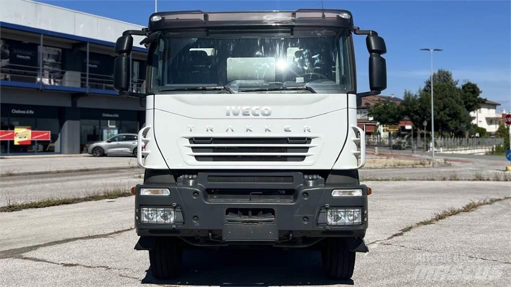 Iveco Trakker 410 8X4 Автобетоносмесители