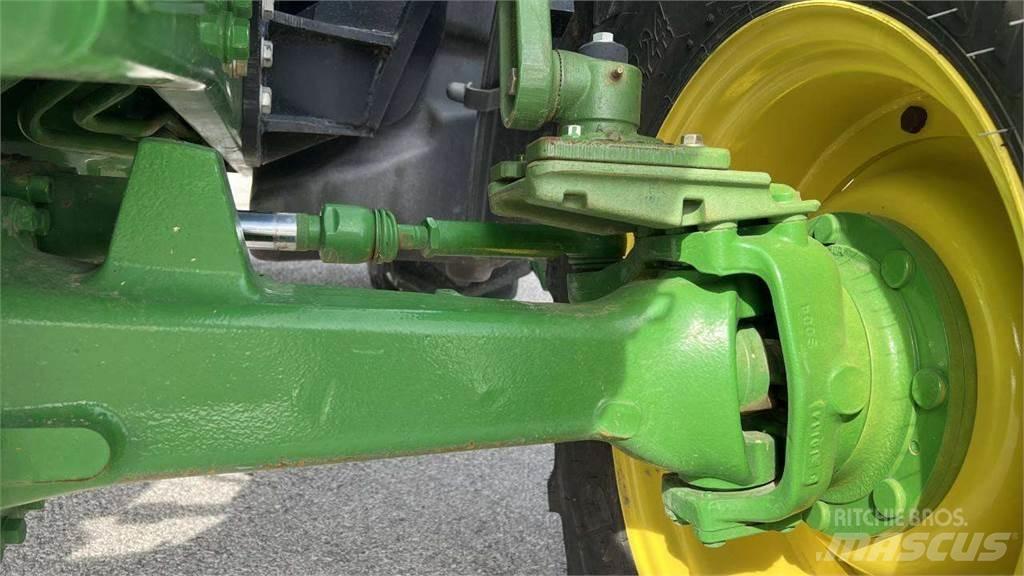 John Deere 6090MC 4X4 Снежные отвалы и плуги