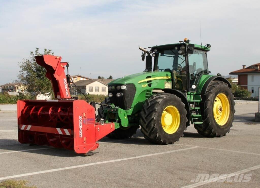 John Deere 7930 4X4 Снежные отвалы и плуги