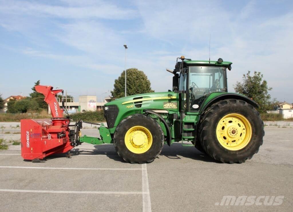 John Deere 7930 4X4 Снежные отвалы и плуги