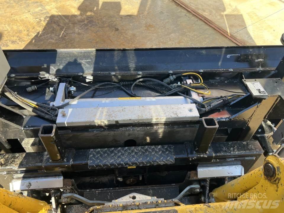 Komatsu CK 20 HF Мини-погрузчики