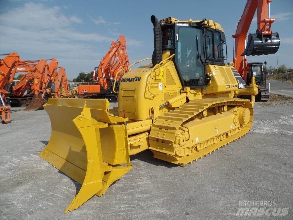 Komatsu D61 EXi Гусеничные бульдозеры