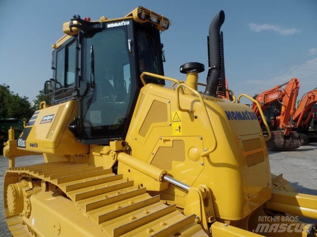 Komatsu D61 EXi Гусеничные бульдозеры