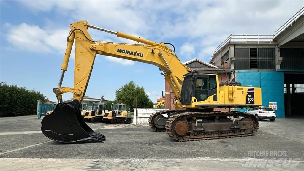 Komatsu PC700 LC-8E0 Гусеничные экскаваторы