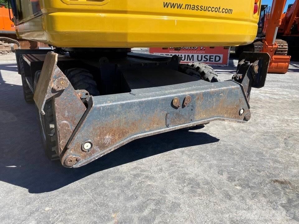 Komatsu PW200 7K Колёсные экскаваторы