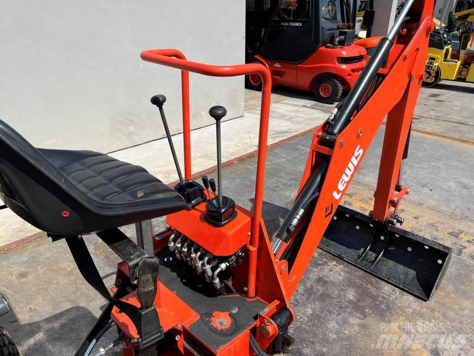 Kubota B2231 Экскаваторы-погрузчики