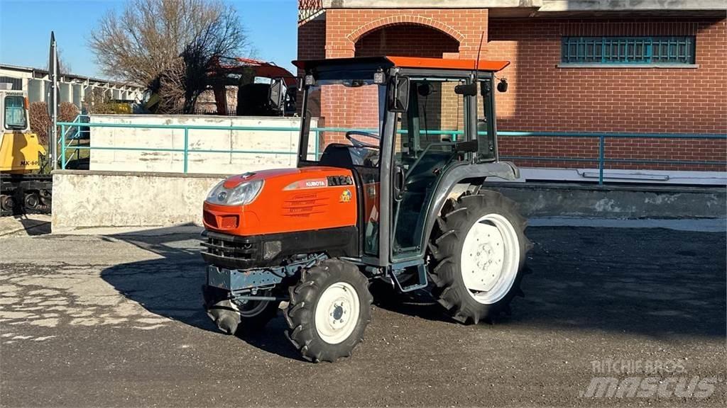 Kubota KT24 4X4 Снежные отвалы и плуги