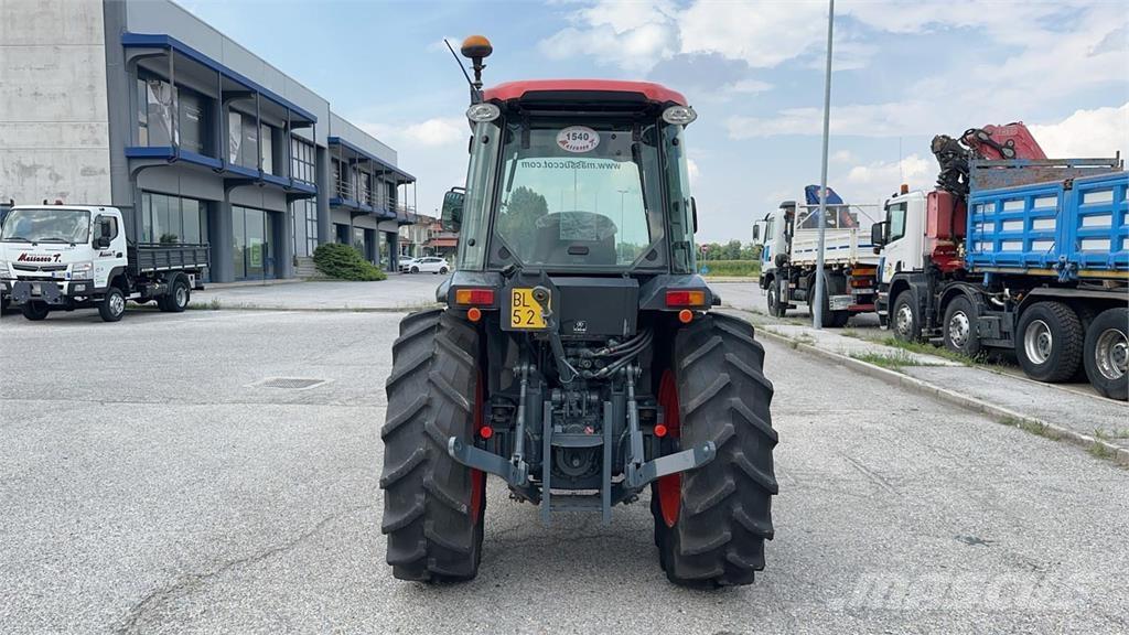 Kubota M8540N 4X4 Снежные отвалы и плуги