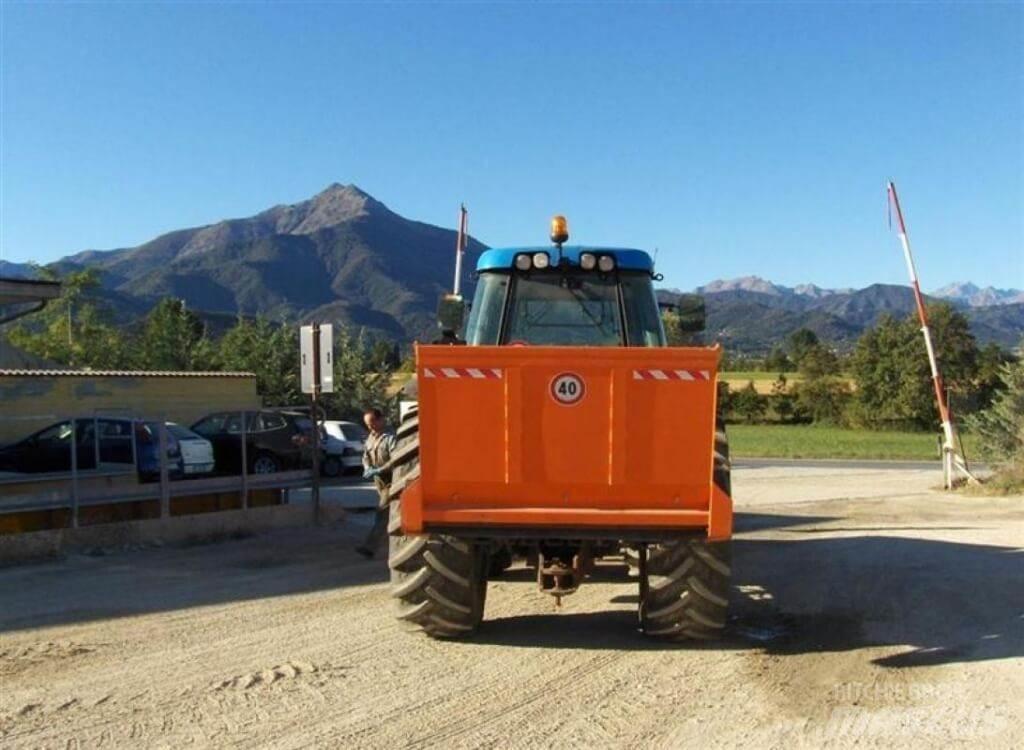 Landini LEGEND 135 Снежные отвалы и плуги