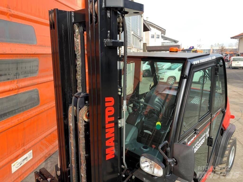 Manitou MC30-4 DK 4X4 Внедорожные погрузчики