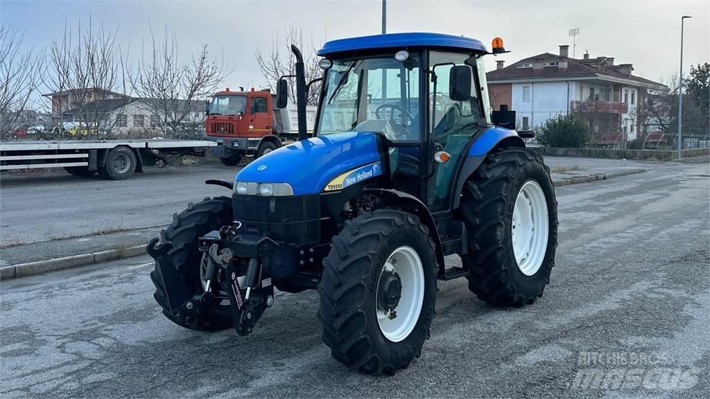 New Holland TD5050 4X4 Снежные отвалы и плуги