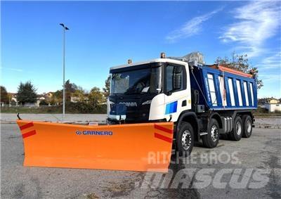 Scania P500 XT 8X4 Снежные отвалы и плуги