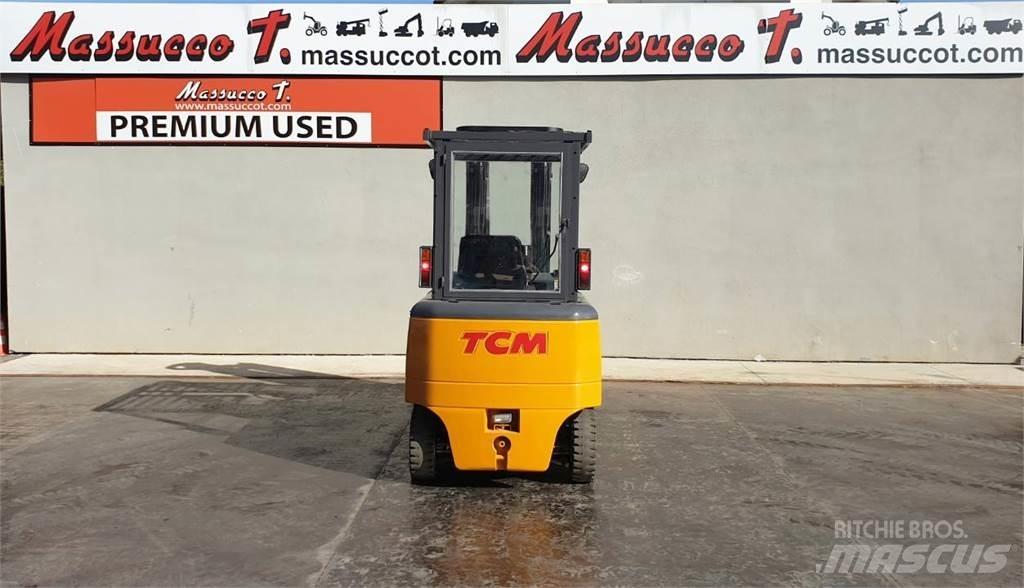 TCM FHB 30-6 Электропогрузчики