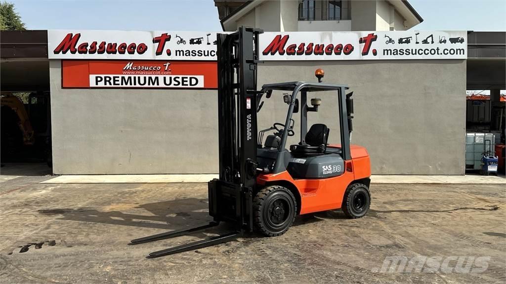 Toyota 02-7FD30 Дизельные погрузчики