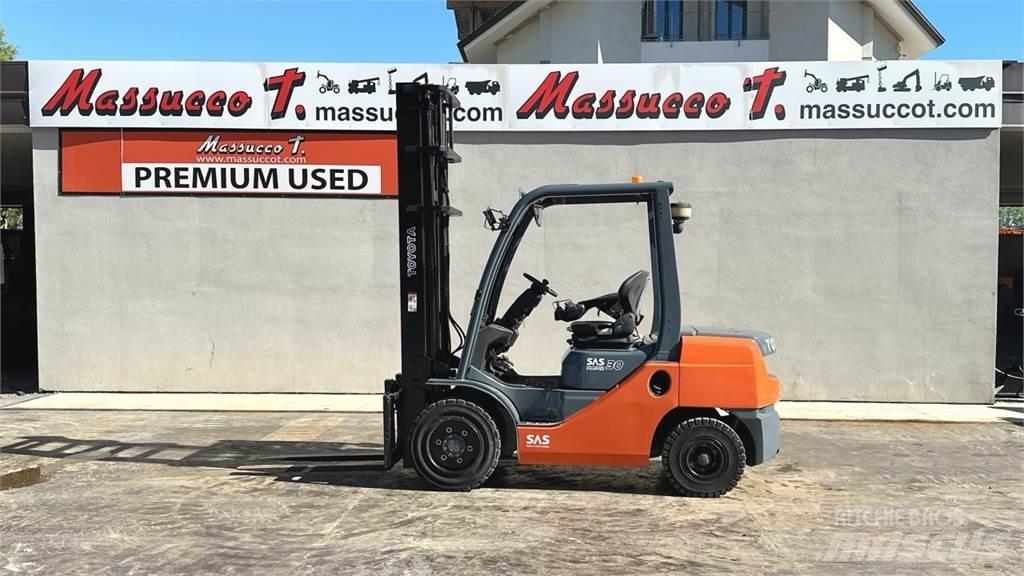 Toyota 02-8FDF30 Дизельные погрузчики