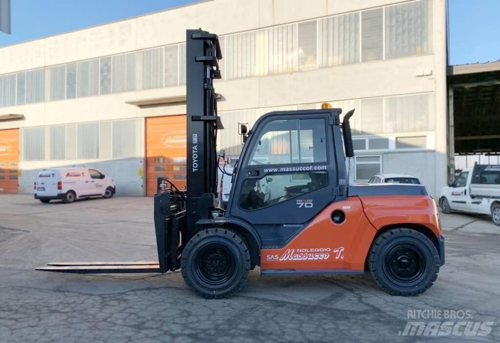 Toyota 40-8FD70N Дизельные погрузчики