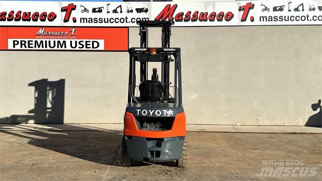 Toyota 52-8FDF30 Дизельные погрузчики