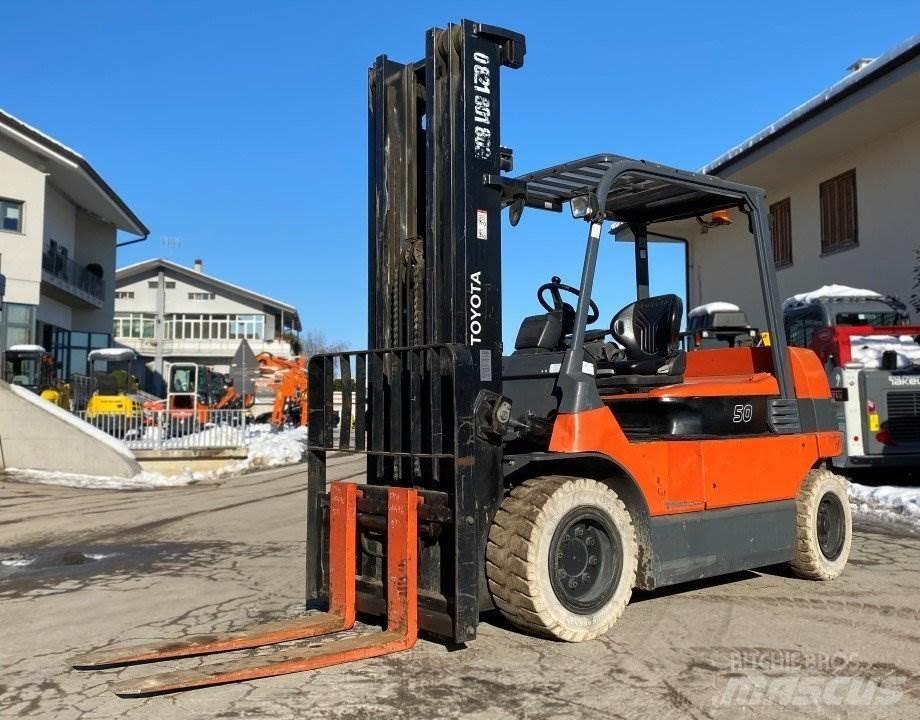 Toyota 7FBMF50 Электропогрузчики