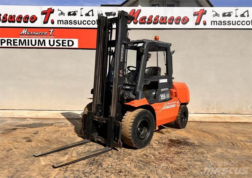 Toyota 7FD 40 Дизельные погрузчики