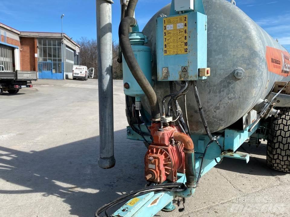 Vaia MB 141 Грузовики-цистерны