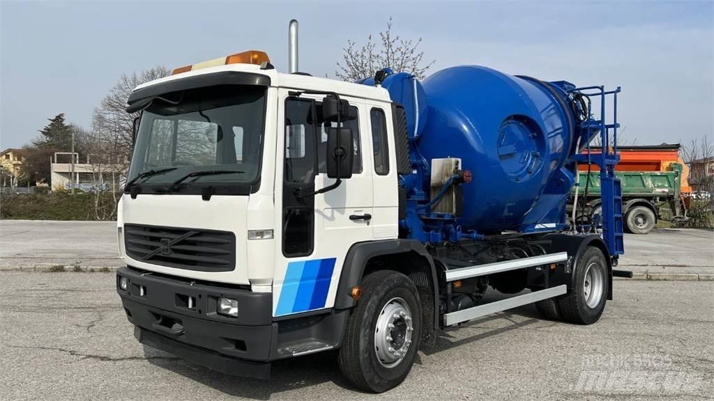 Volvo FL6 4X2 Автобетоносмесители