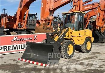 Volvo L30G Фронтальные погрузчики