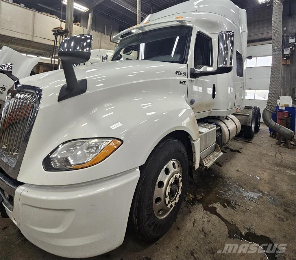 International LT Седельные тягачи