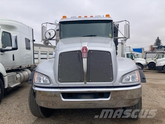 Kenworth T300 Грузовики-Самосвалы